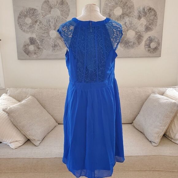 City Chic Lace Inset Fit & Flare Dress Sz XS/14 - Picture 6 of 12